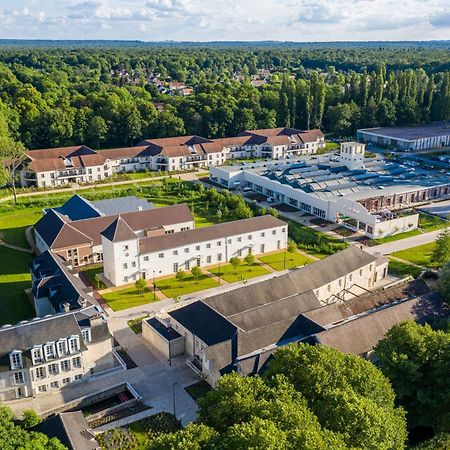 Le Grand Pavillon Chantilly Exterior photo