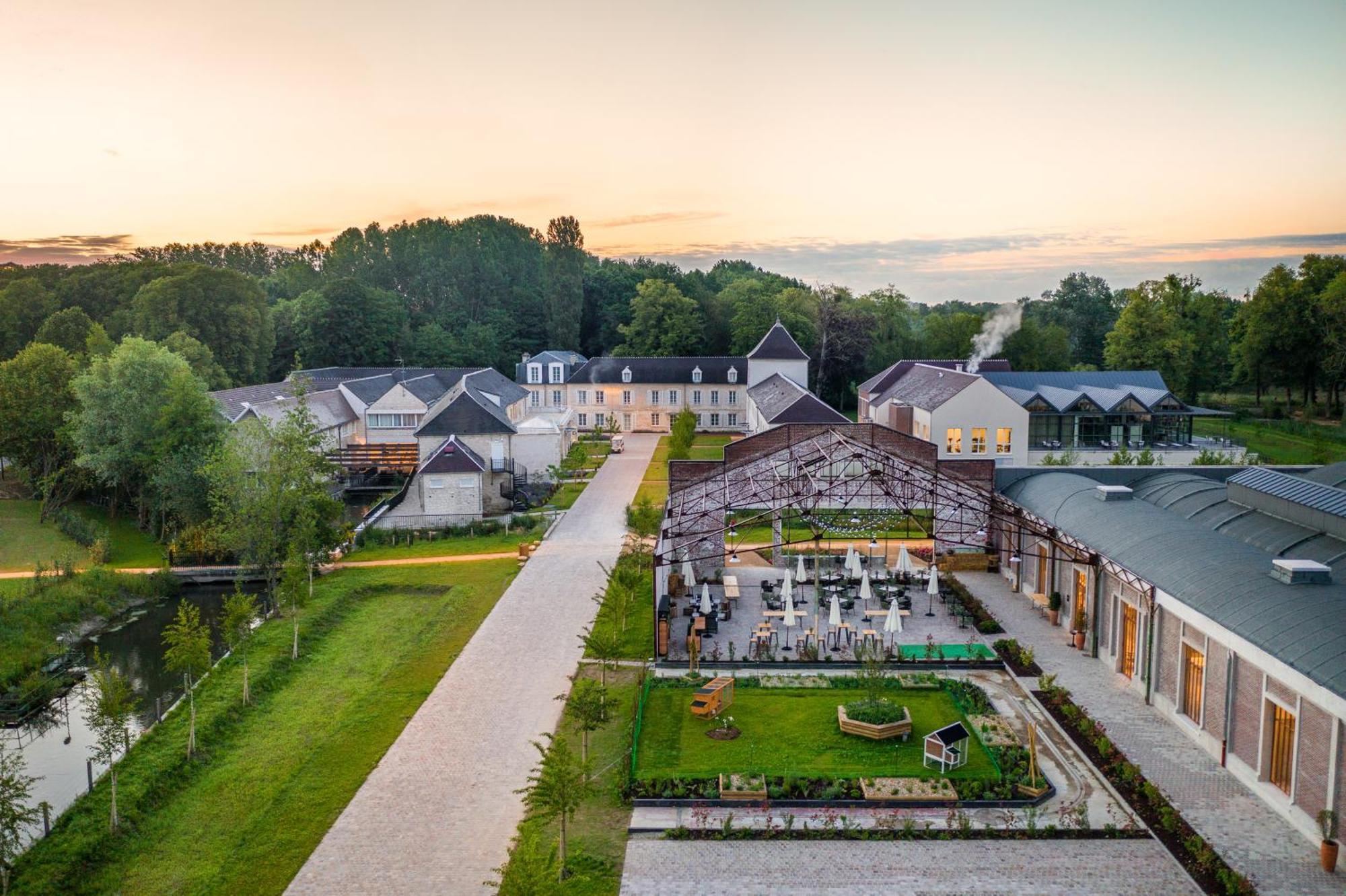 Le Grand Pavillon Chantilly Exterior photo